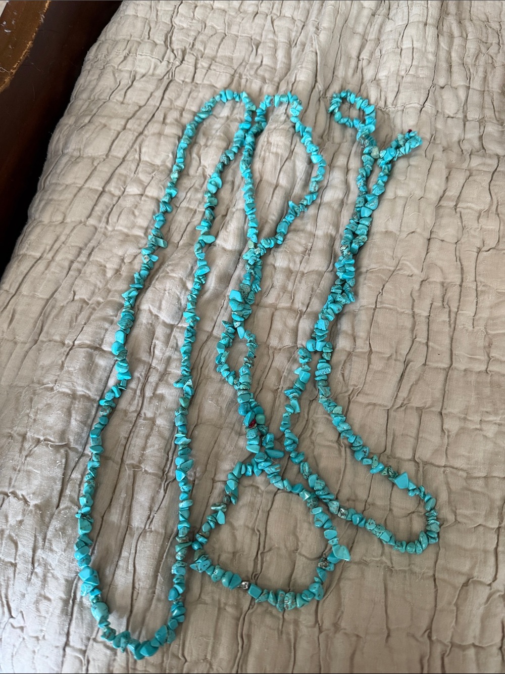 Three strands of beautiful turquoise chips - Picture 8 of 8